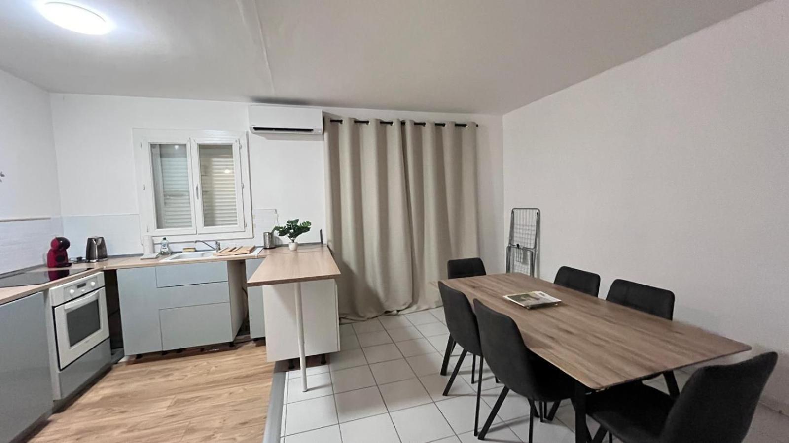 Appartement Climatise Avec Parking A Albi Bagian luar foto
